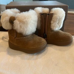 NWOB Ugg Ramona toddler size 1 boots